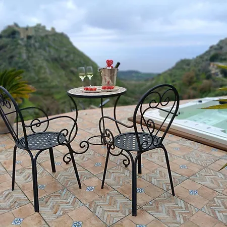 Villa Il Casale Degli Aragonesi *